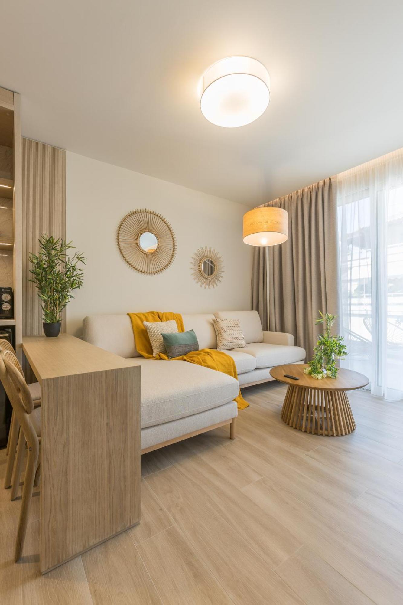 The Mediterranean Suites Pire Dış mekan fotoğraf