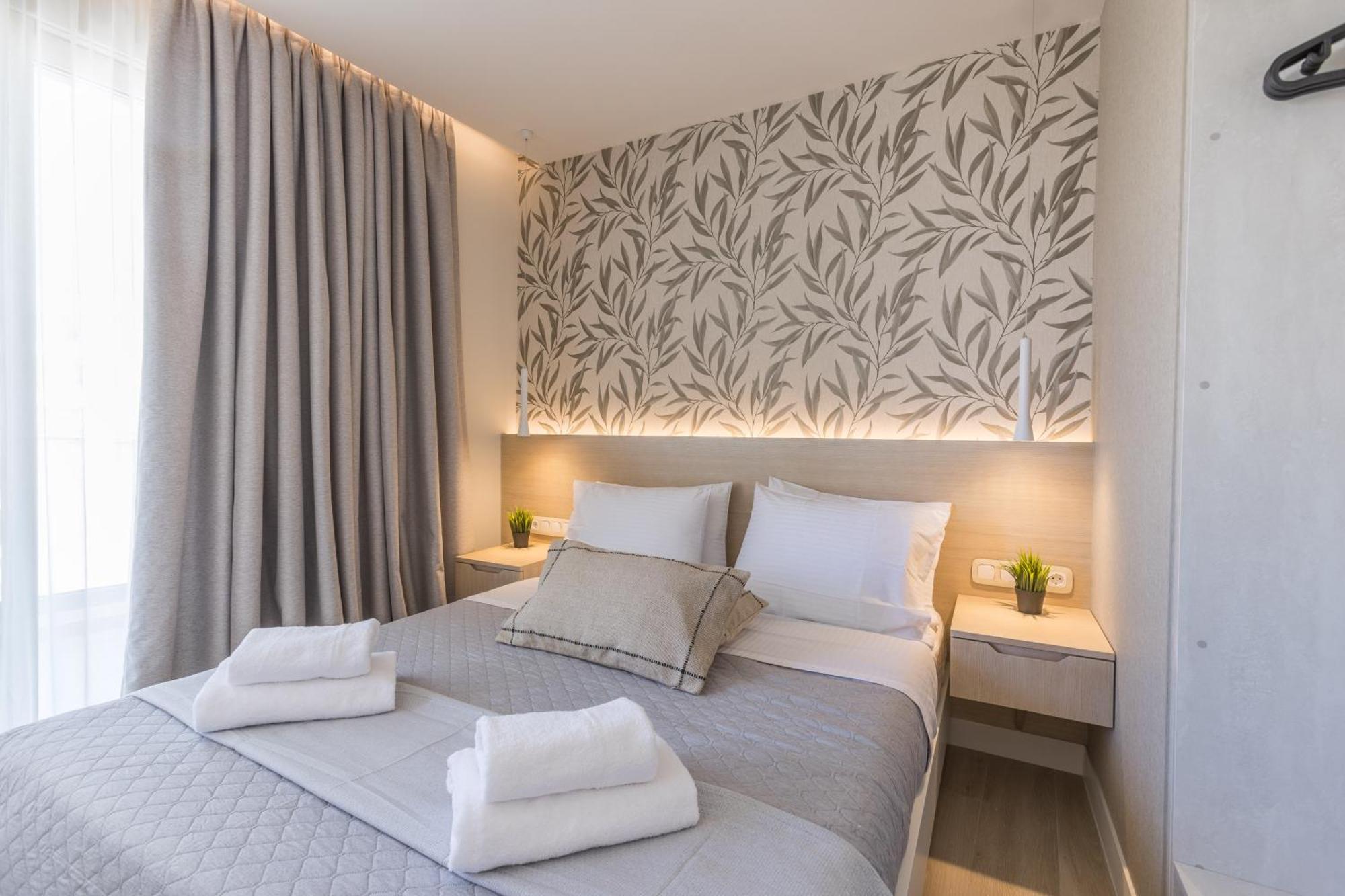 The Mediterranean Suites Pire Dış mekan fotoğraf