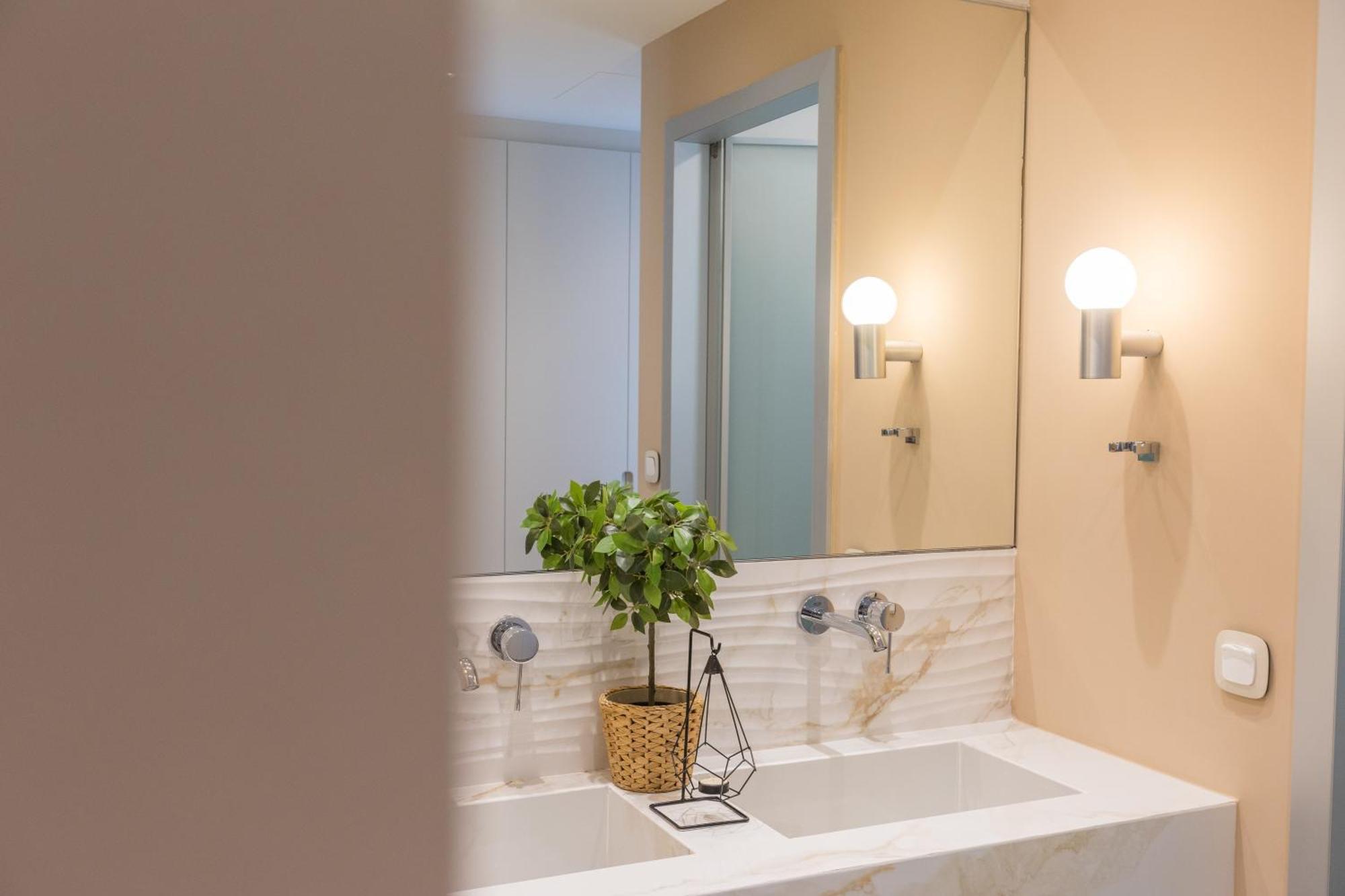 The Mediterranean Suites Pire Dış mekan fotoğraf